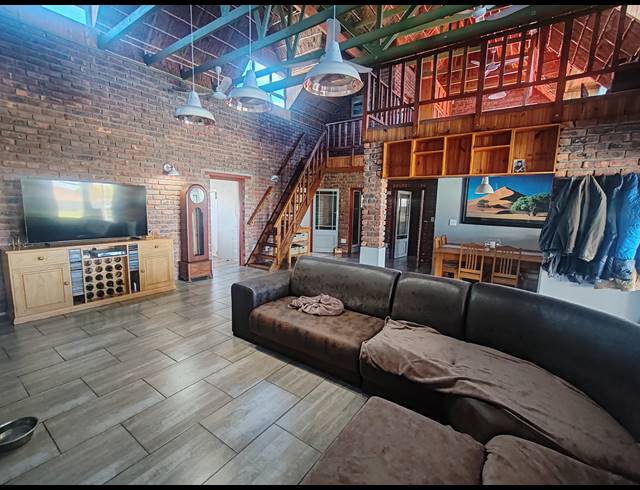 4 BEDROOM HOUSE FOR SALE IN LONG ACRES COUNTRY ESTATE